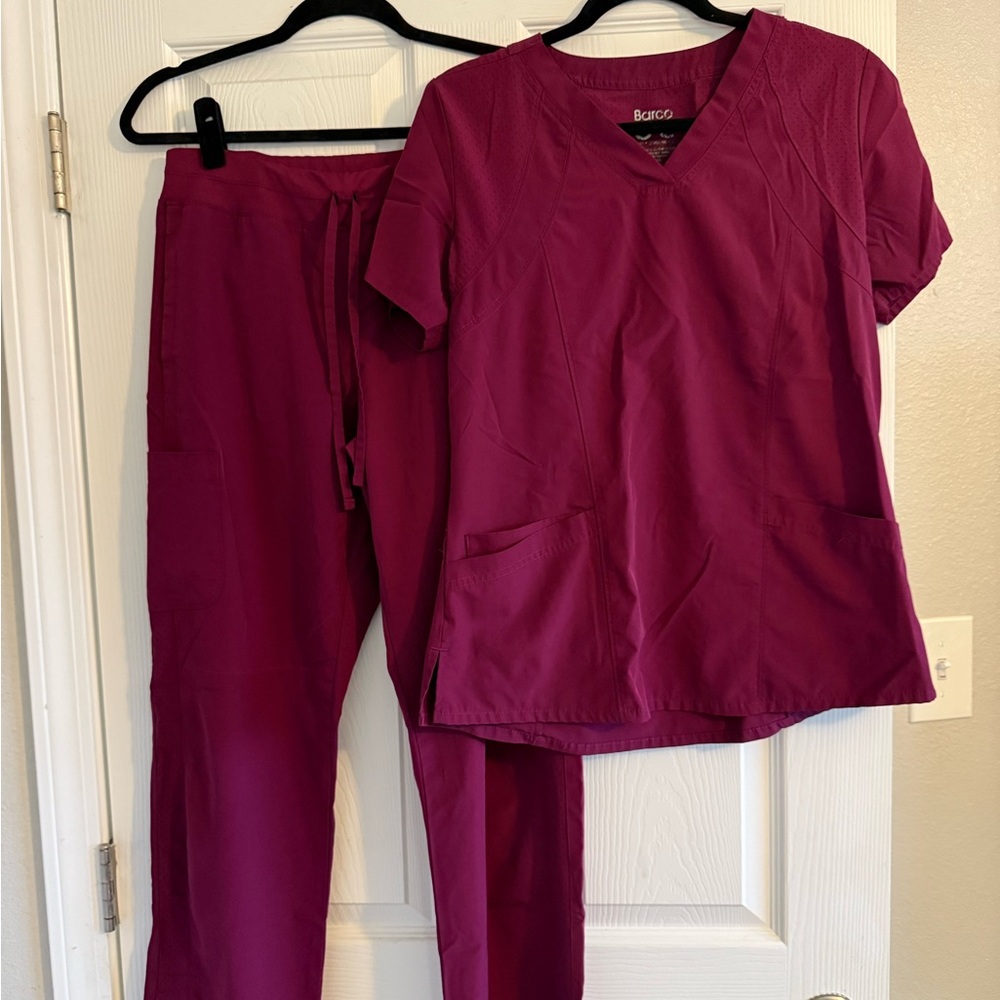 Barco One Women’s Scrub set. Size Medium.